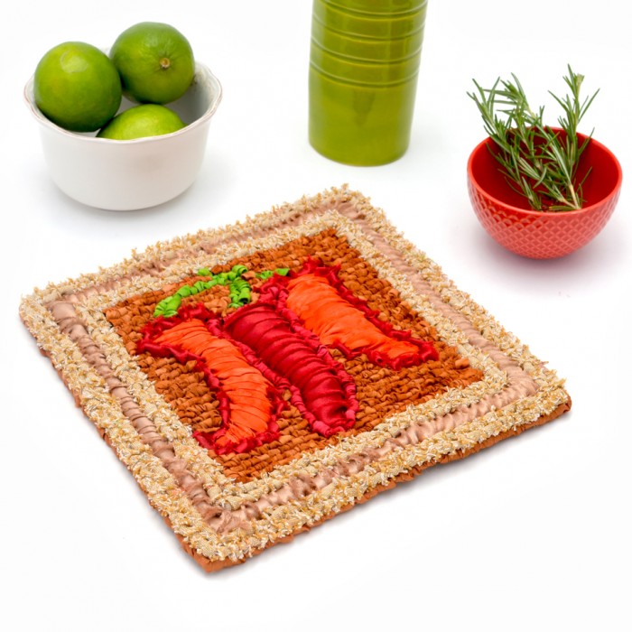 Sweet Peppers Mat in Spicy Colors - Free locker hooking pattern