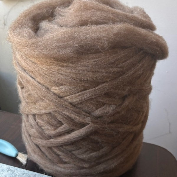 Taupe Romney carded wool sliver