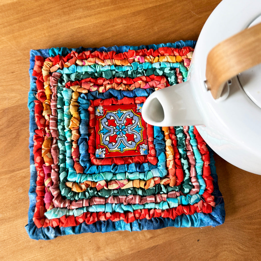 Color Crazy Discovery Kit - Locker Hooked Trivet