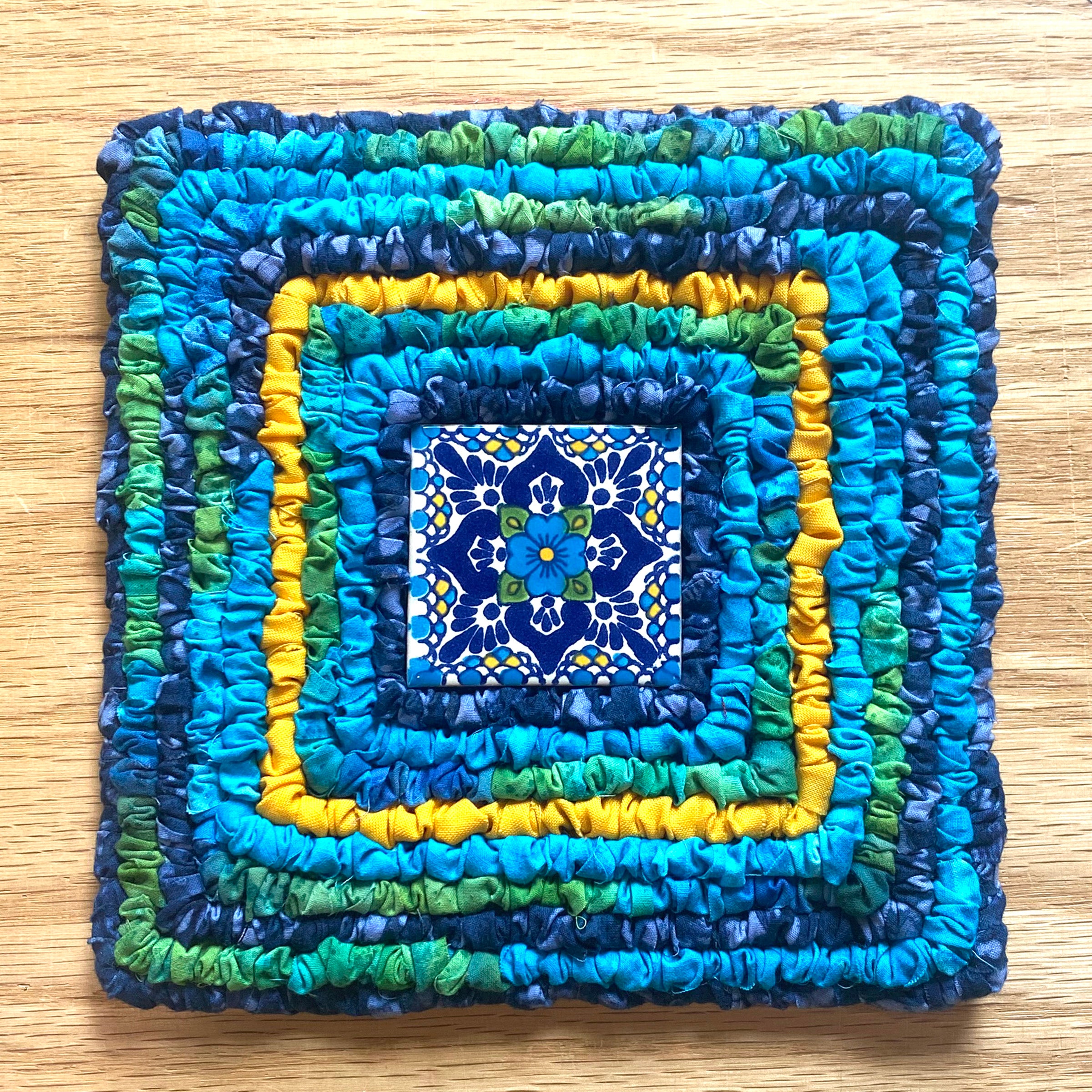 locker hooking, kit, rug hooking, fabric strips, locker hook, trivet