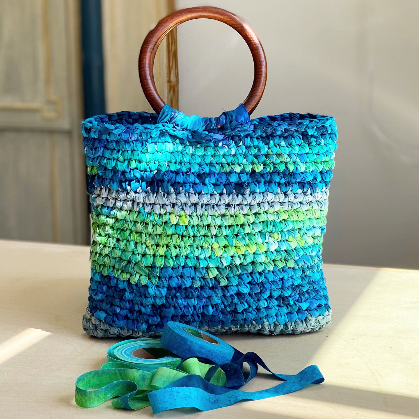 How do you crochet around a tote bag handle? : r/crochet