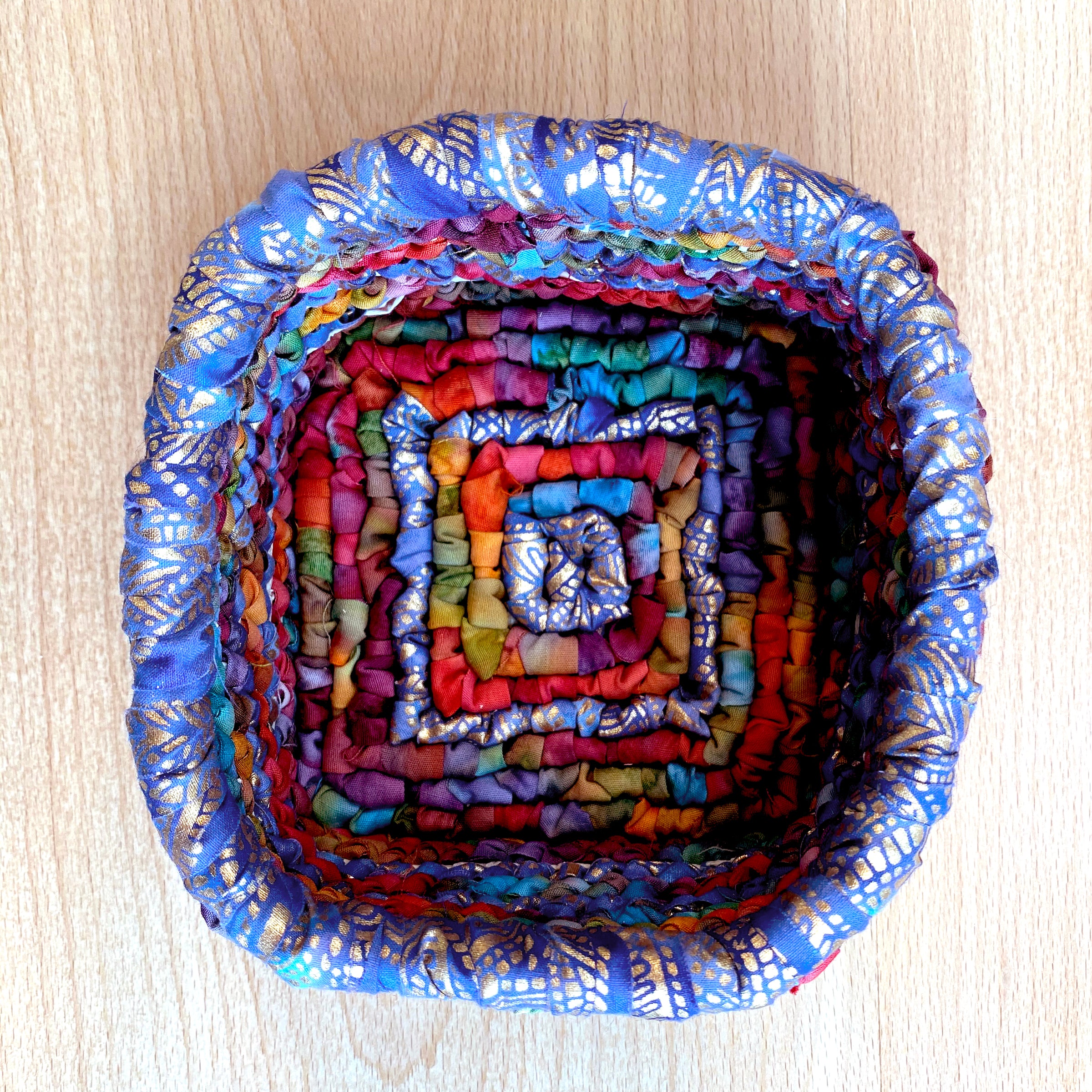 locker hooking, kit, basket kit, rug hooking, locker hook, basket, craft kit