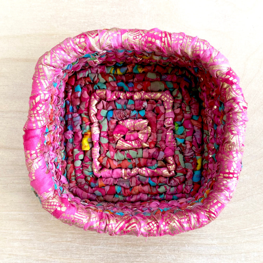 locker hooking, kit, basket kit, rug hooking, locker hook, basket, craft kit
