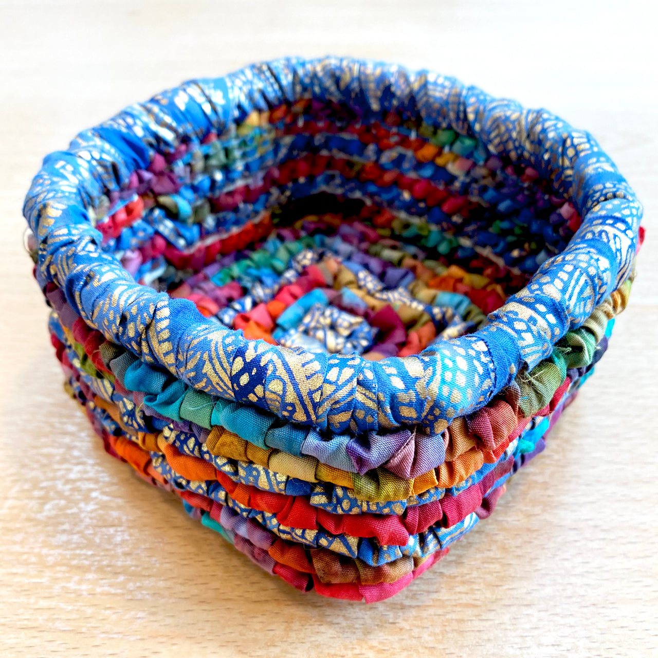 locker hooking, kit, basket kit, rug hooking, locker hook, basket, craft kit