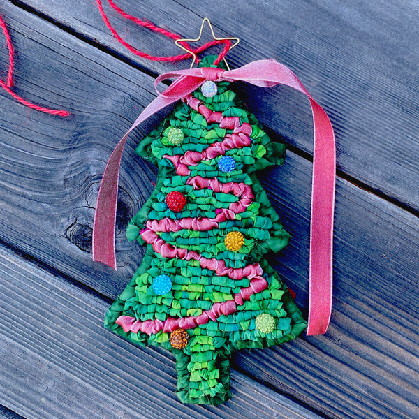 locker hook, Christmas tree, kit, locker hooking kit, craft kit, xmas, rug hooking, ornament, holiday