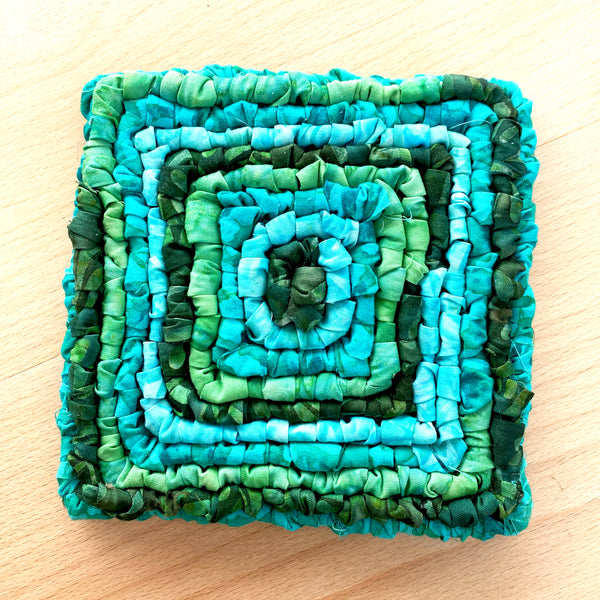 locker hook, locker hooking, fabric strips, coaster, hand dyed, cotton,